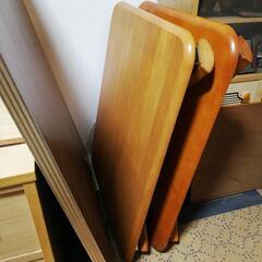 木製足折り畳みテーブルの画像