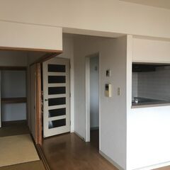 【壁紙リフォーム】落書きで汚れた壁紙、気になっていませんか？クロ...