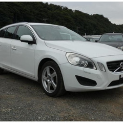 ■839★ボルボ　V60　T4（H25年式）★ディーラー車★本革...