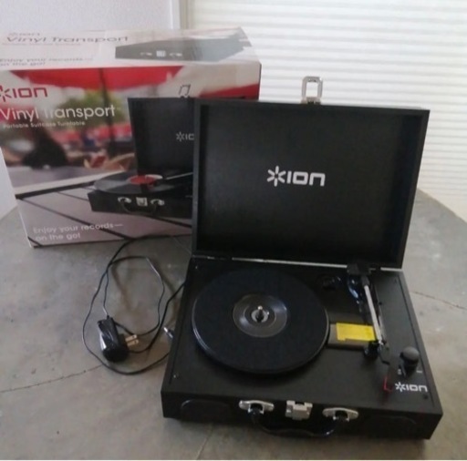 ION AUDIO VINYL TRANSPORT ポータブルレコードプレイヤー