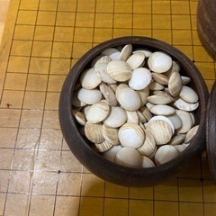 年代物の碁盤と碁石①　本蛤、那智黒石の画像