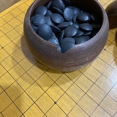 年代物の碁盤と碁石①　本蛤、那智黒石の画像
