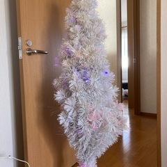 光る　クリスマスツリー　ホワイトの画像