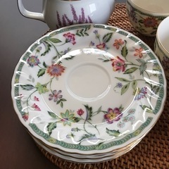 La Seine カップとソーサー5セット+ティーポットの画像