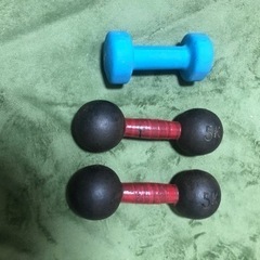 受け渡し予定者決まりました　　ダンベル　 5キロ✖️2個　3キロ