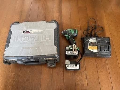 インパクトドライバー　HITACHI