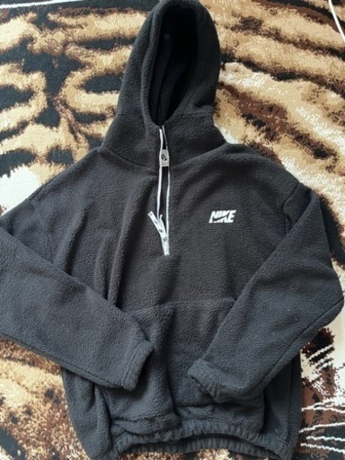 ナイキモコモコパーカー