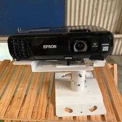 EPSON プロジェクター　スクリーン付き