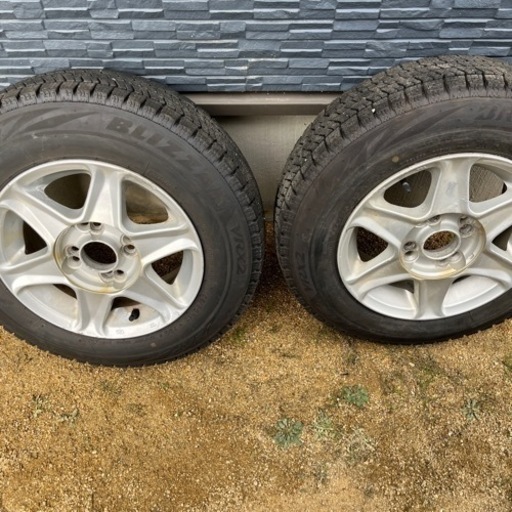 ブリヂストン　VRX2 155/80R13 8部山❓スタッドレス　まだイボ有り