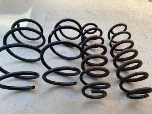 トヨタ　C-HR 純正　サスペンション　スプリング