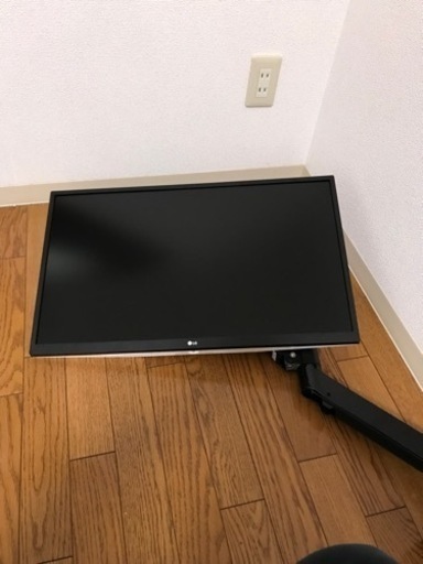 LG 4Kモニター(モニターアーム付き)
