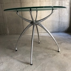 円形ガラステーブル 1台