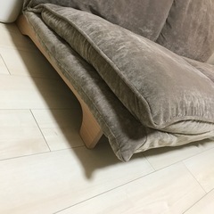 11/10AM受付まで！2人掛け　ローソファの画像