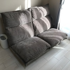 11/10AM受付まで！2人掛け　ローソファの画像