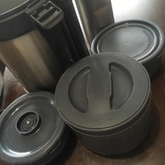 保温ランチジャーと細口水筒の画像