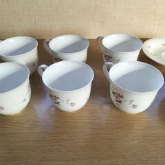 レトロ！！BONE CHINA ティーカップ＆ソーサー 新品未使用品の画像