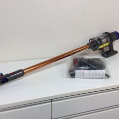 （11/9受渡済）JT4402【Dyson/ダイソン 掃除機】V10 Fluffy SV12 FF コードレス スティックハンディ サイクロン掃除機 家電 アタッチメント付