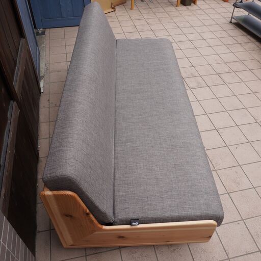 福岡大川の家具メーカーMeuble(モーブル)とディノスがSDGsへの取り組みでコラボレーションしたごろ寝ソファベッド。時を刻む日田杉