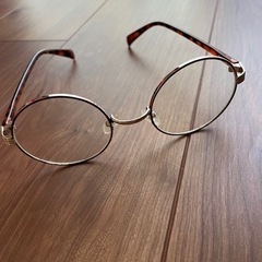 伊達めがねの画像