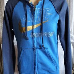 NIKE ナイキ　ジップアップパーカ　サイズ　160/84 ブルー