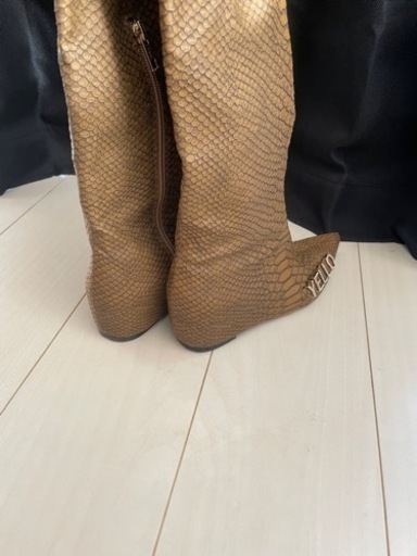 YELLO  【QUEEN GHIPORAH FLAT LONG】　M