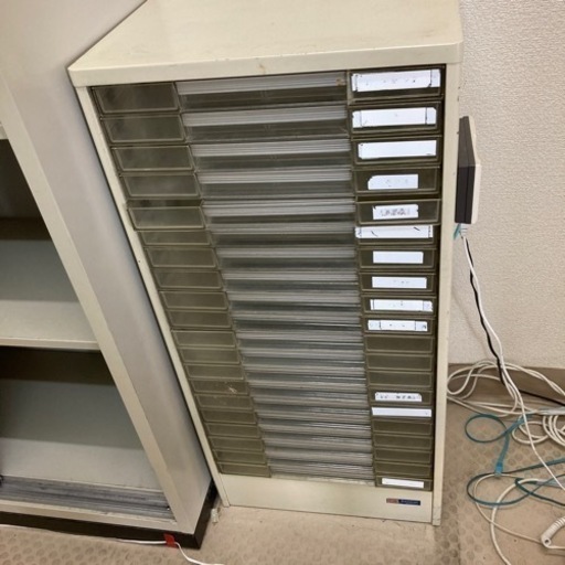 書類入れ　キャビネット　値下げしました！