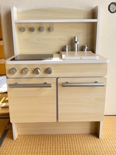 子供用キッチンおままごと(お話中)