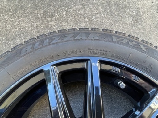 良品！155/65R14ブリヂストンVRXスタッドレス+ブラックアルミ4本セット！軽自動車