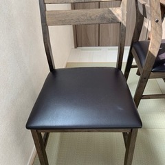 ダイニングテーブル＋椅子4脚の画像