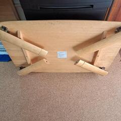 折り畳みテーブルの画像