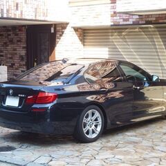 検査5年7月528i MスポーツPKG ブラックレザーシート/HDDナビ/地デジ/Bluetoothオーディオ/バックカメラ/デイライト/点検記録簿/HID/ミラーETCの画像