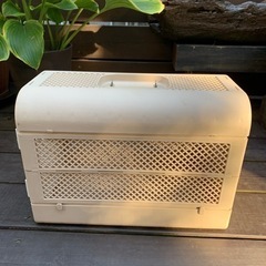 ペットキャリーケース。中古の画像