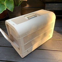 ペットキャリーケース。中古の画像