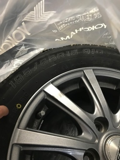 スタッドレスタイヤ　ホイール付き　4本セット