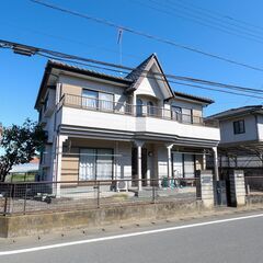 角地、5部屋、駐車場2台。陽射しが入り解放感たっぷりです。