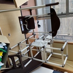 キッズブランコとジャングルジムの画像