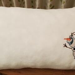 オラフクッションの画像