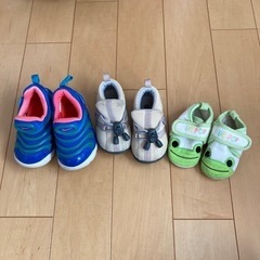 ベビー靴3足の画像