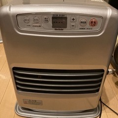 ダイニチ　石油ファンヒーター　と　10Lタンク2個