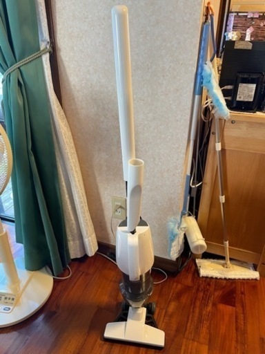 ツインバード　サイクロン式掃除機　TC-EA17