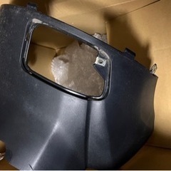 トゥデイ　シート下のカウル　小窓部分のカウル無し