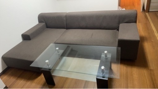 L字ソファー、ガラステーブル
