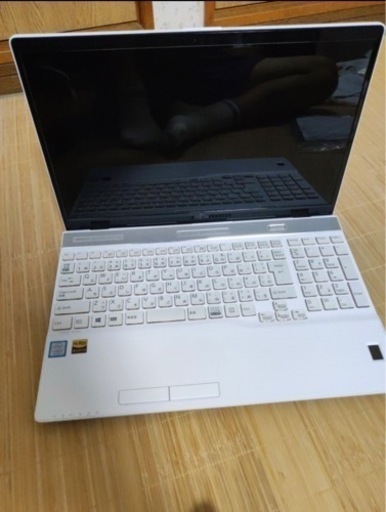 FMV LIFEBOOK AH77/B3 2017年10月発表モデル