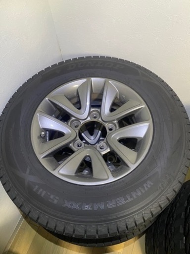 ジムニーシエラ　スタッドレスタイヤ　美品