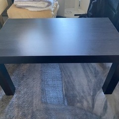 IKEA テーブル、チェストの画像