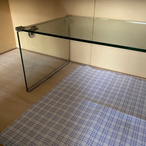 値下げしました　ガラステーブル