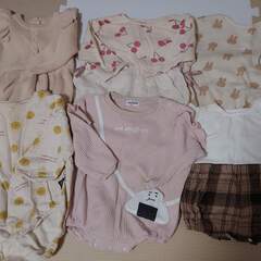 秋冬用ロンパースまとめ売り　女の子　70〜80cmの画像