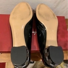 ザルヴァトーレ　フェラガモ　パンプス　ヴァラ 22.5の画像