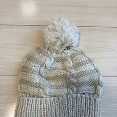 ぽんぽん帽子　ニット帽　の画像