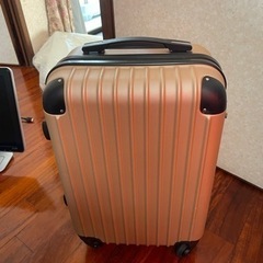 スーツケース　機内持ち込み可能